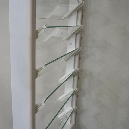 Форточка жалюзийная для теплиц botanik на 4 стекла, 150мм. Форточка жалюзийная для теплиц botanik на 4 стекла, 150мм.